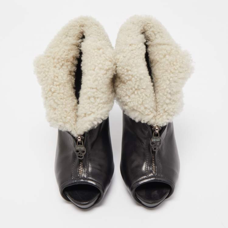 Pre Owned Alexander McQueen Black Leather and Fur Ankle Boots Size 36