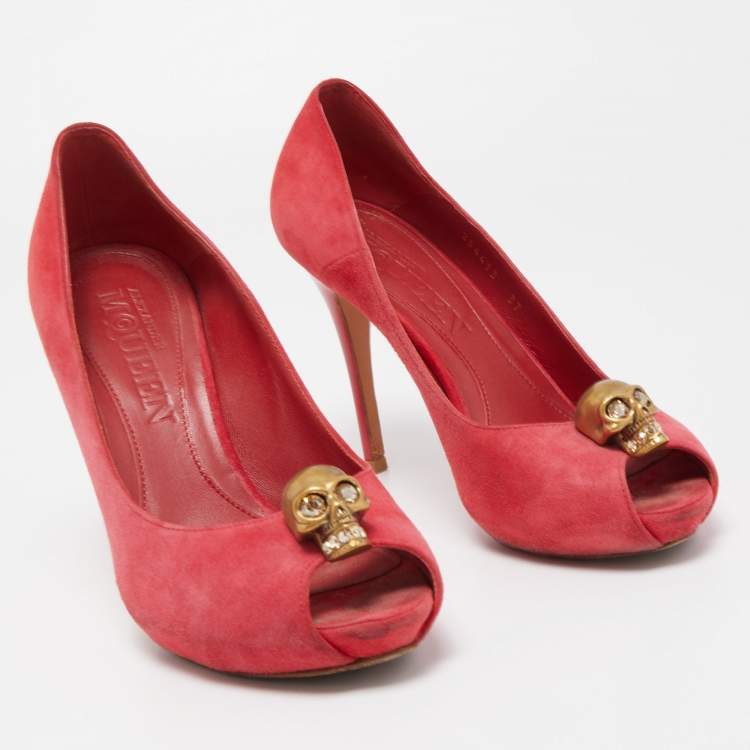 Pre Owned Alexander McQueen Red Suede Skull Peep Toe Pumps Size 37