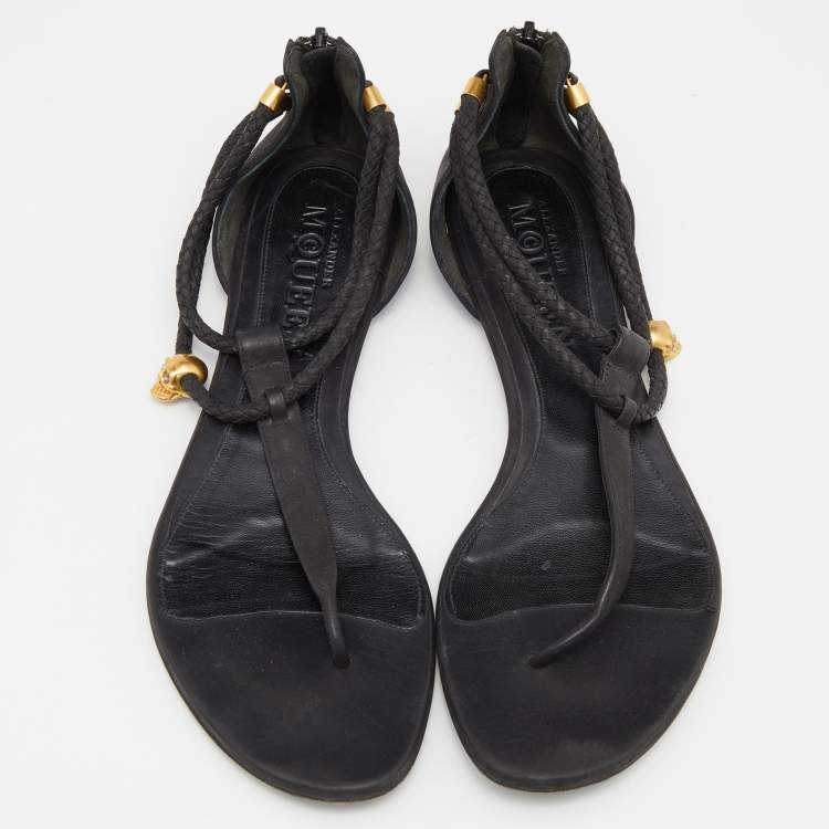 Pre Owned Alexander McQueen Black Leather Skull Embellished Thong Flat Sandals Size 39