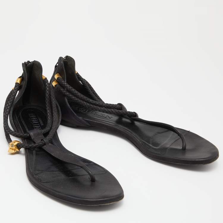 Pre Owned Alexander McQueen Black Leather Skull Embellished Thong Flat Sandals Size 39
