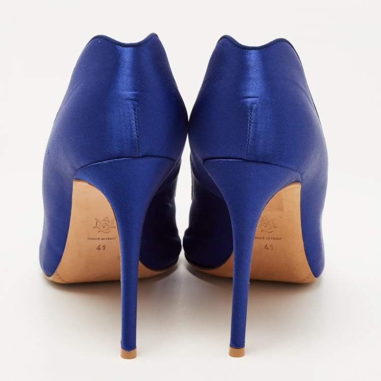Pre Owned Alexander McQueen Blue Satin Heart Pumps Size 41
