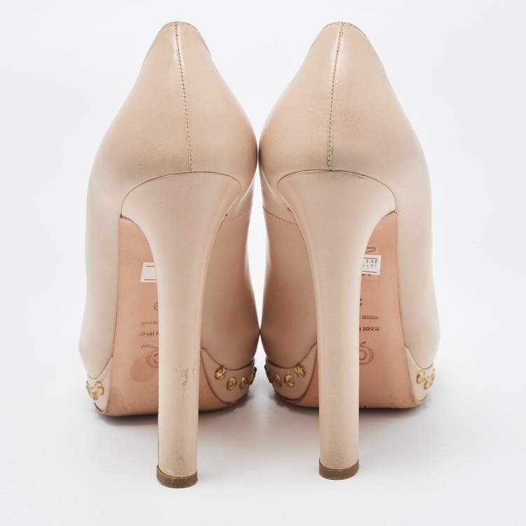 Pre Owned Alexander McQueen Beige Leather Skull Embellished Peep Toe Platform Pumps Size 39
