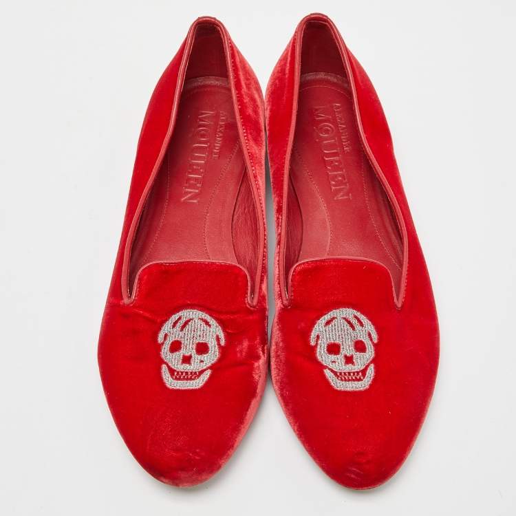 Pre Owned Alexander McQueen Red Velvet Embroidered Skull Smoking Slippers Size 38