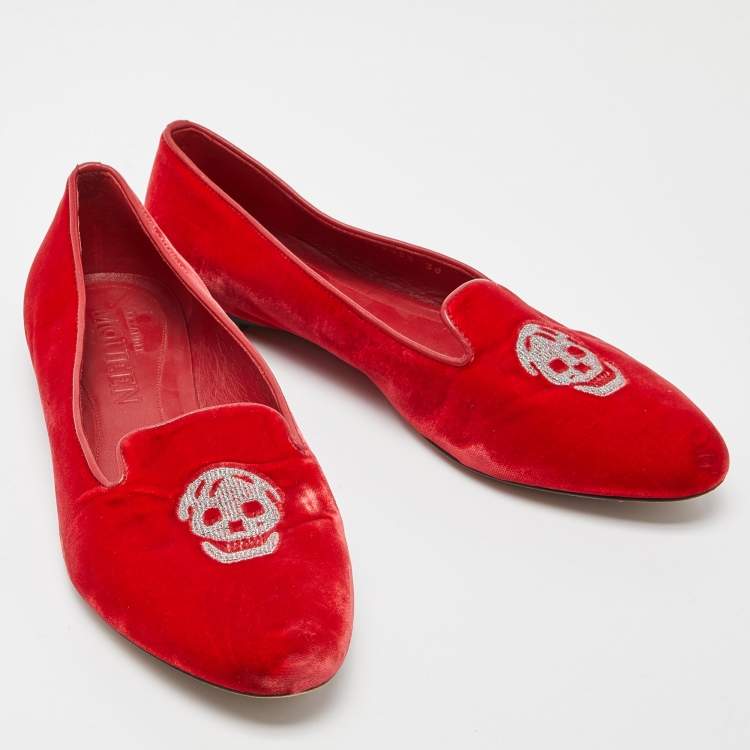 Pre Owned Alexander McQueen Red Velvet Embroidered Skull Smoking Slippers Size 38