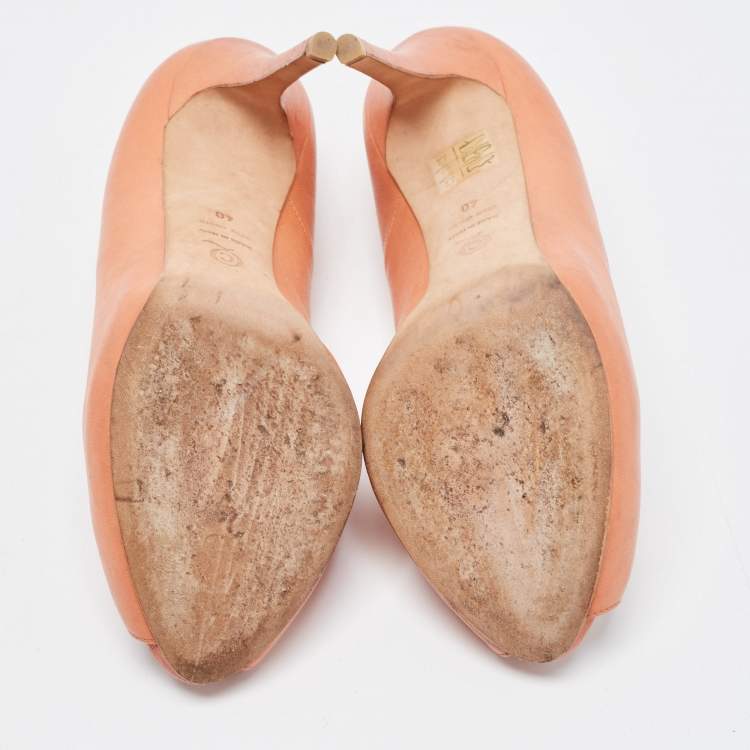 Pre Owned Alexander McQueen Light Orange Leather Embellished Skull Peep Toe Pumps Size 40