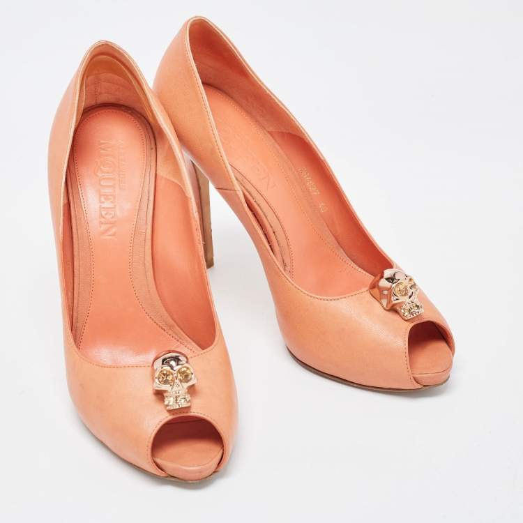 Pre Owned Alexander McQueen Light Orange Leather Embellished Skull Peep Toe Pumps Size 40