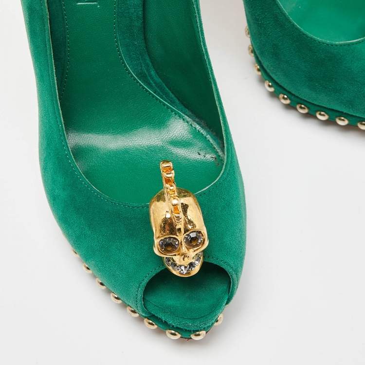 Pre Owned Alexander McQueen Green Suede Crystal Embellished Skull Studded Platform Peep Toe Pumps Size 37