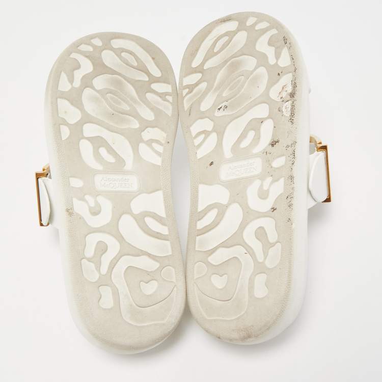 مملوكة مسبقًا Alexander McQueen White Leather Slides Size 38