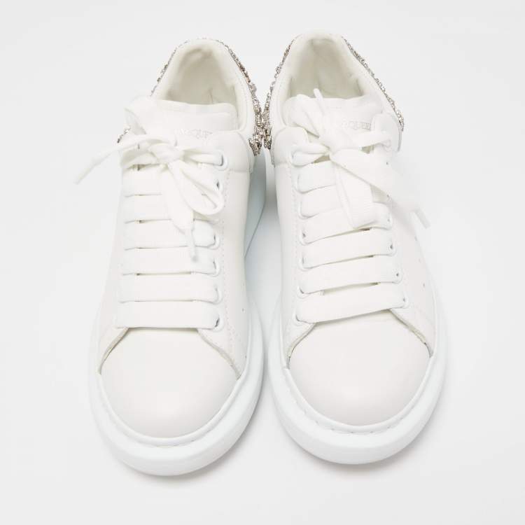 مملوكة مسبقًا Alexander McQueen White Leather Crystal Embellished Low Top Sneakers Size 37