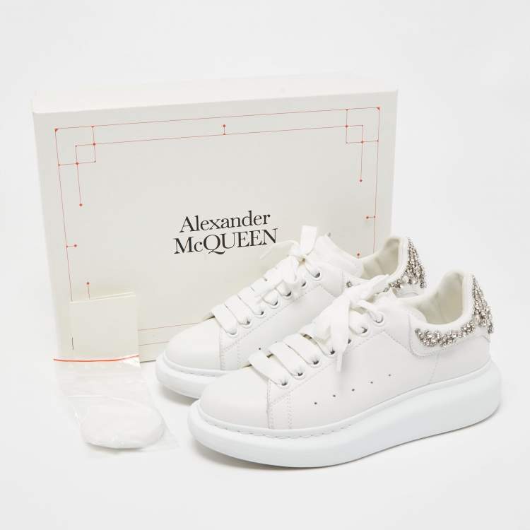 مملوكة مسبقًا Alexander McQueen White Leather Crystal Embellished Low Top Sneakers Size 37