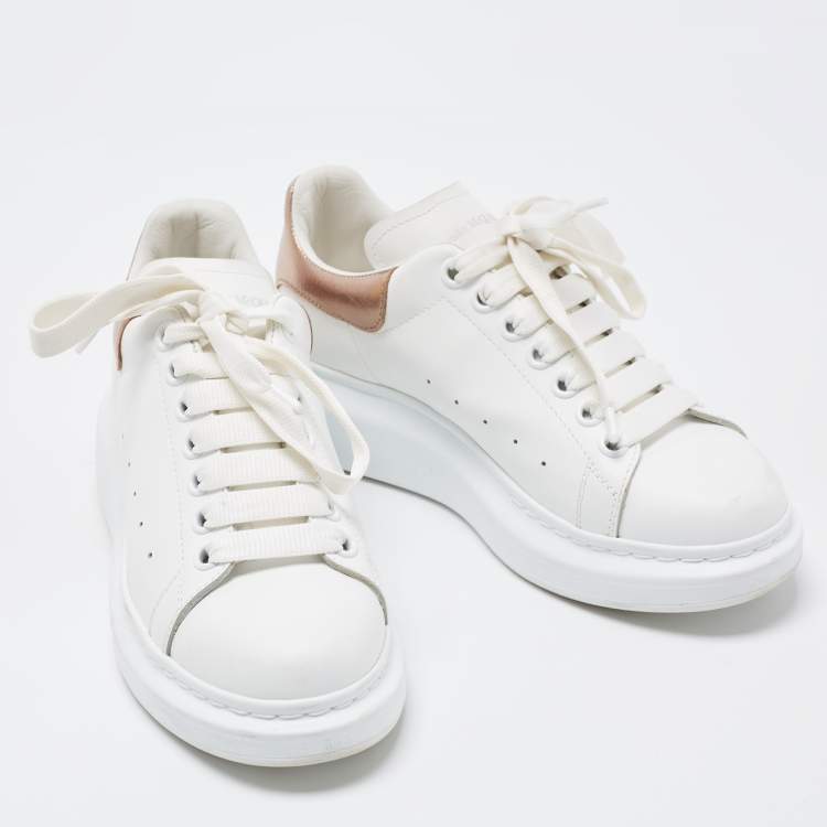 مملوكة مسبقًا Alexander McQueen White/Rose Gold Leather Oversized Sneakers Size 37.5