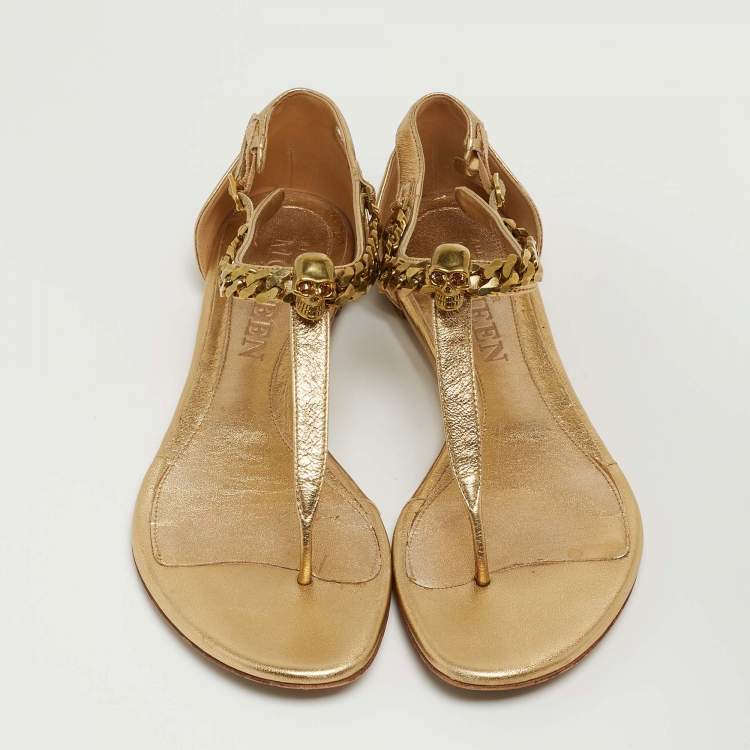 Pre Owned Alexander McQueen Gold Leather Skull Chain Thong Flat Sandals Size 37.5