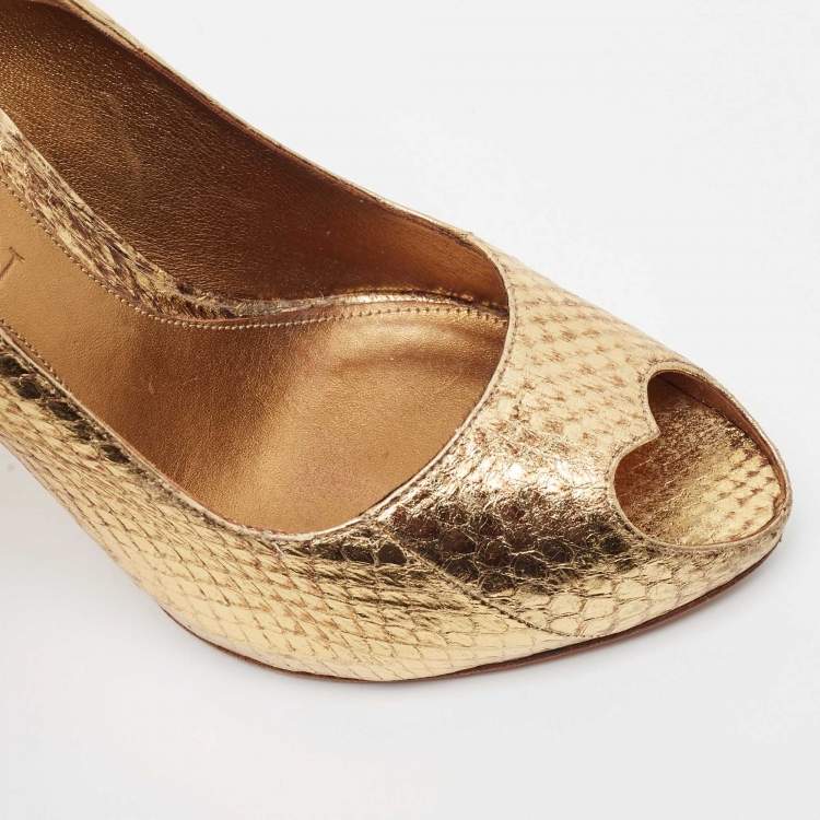 Pre Owned Alexander McQueen Gold Embossed Python Heart Peep Toe Pumps Size 38.5