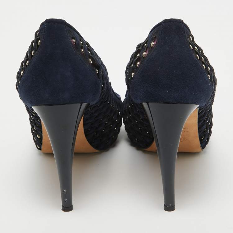 مملوكة مسبقًا Alexander McQueen Navy Blue/Pink Laser Cut Suede and Studded Satin Round Toe Pumps Size 37.5