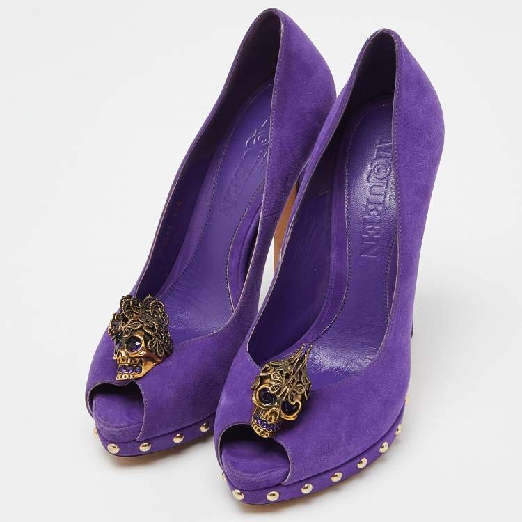 Pre Owned Alexander McQueen Purple Suede Skull Embellished Peep Toe Platform Pumps Size 37.5