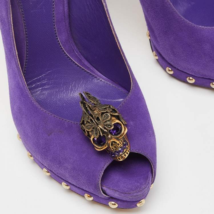 Pre Owned Alexander McQueen Purple Suede Skull Embellished Peep Toe Platform Pumps Size 37.5