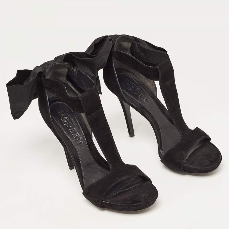Pre Owned Alexander McQueen Black Suede Oversized Ankle Bow Tie Sandals Size 40.5