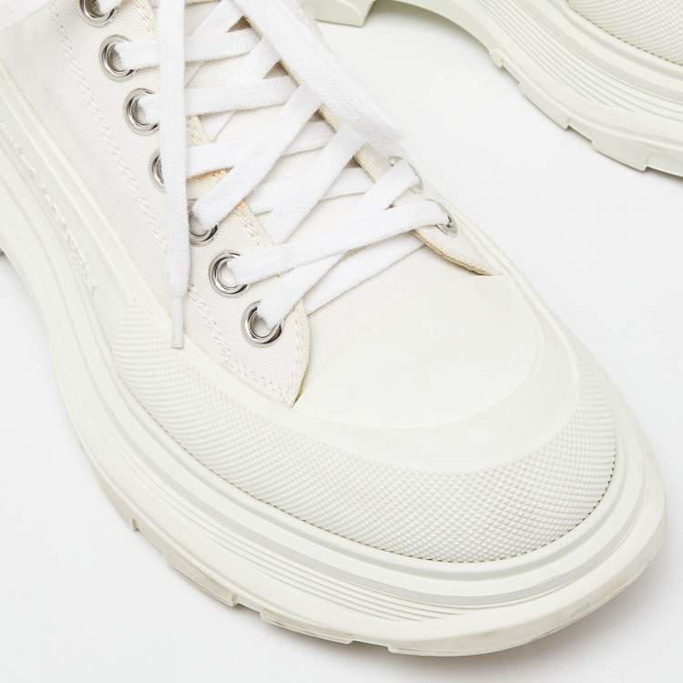 Pre Owned Alexander McQueen White Canvas and Rubber Tread Slick Lace Up Sneakers 39