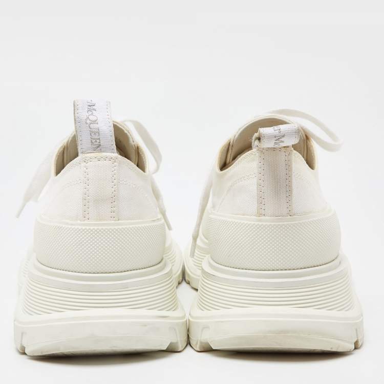 Pre Owned Alexander McQueen White Canvas and Rubber Tread Slick Lace Up Sneakers 39