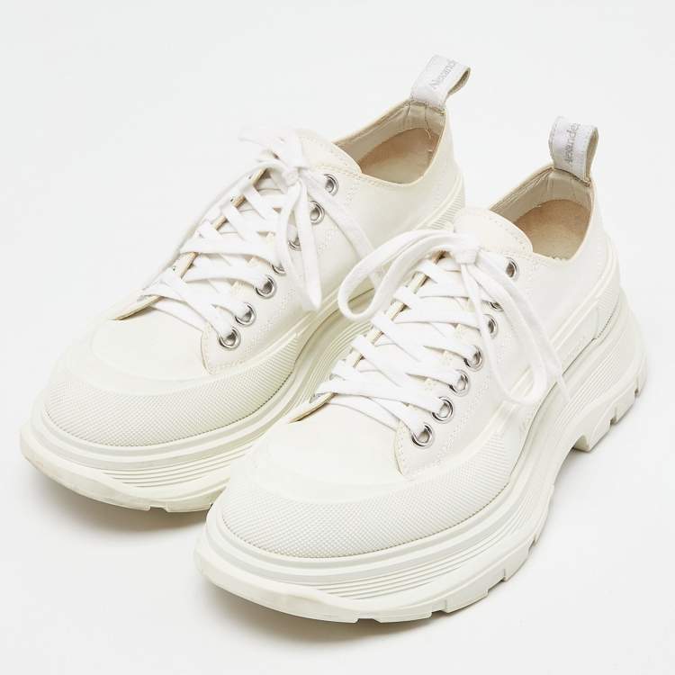Pre Owned Alexander McQueen White Canvas and Rubber Tread Slick Lace Up Sneakers 39