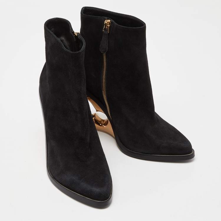 مملوكة مسبقًا Alexander McQueen Black Suede Zip Detail Wedge Boots Size 39