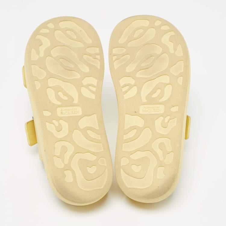 Pre Owned Alexander McQueen Yellow Rubber Hybrid Slides Size 38