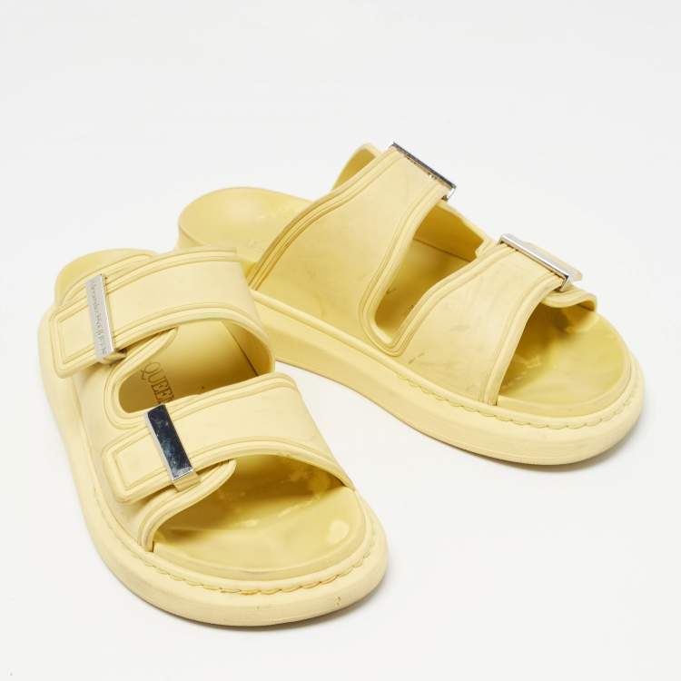 Pre Owned Alexander McQueen Yellow Rubber Hybrid Slides Size 38