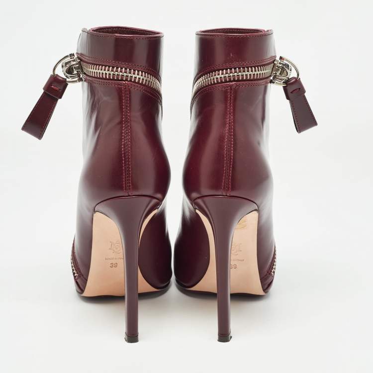 مملوكة مسبقًا Alexander McQueen Burgundy Leather Spiral Zip Detail Ankle Boots Size 39