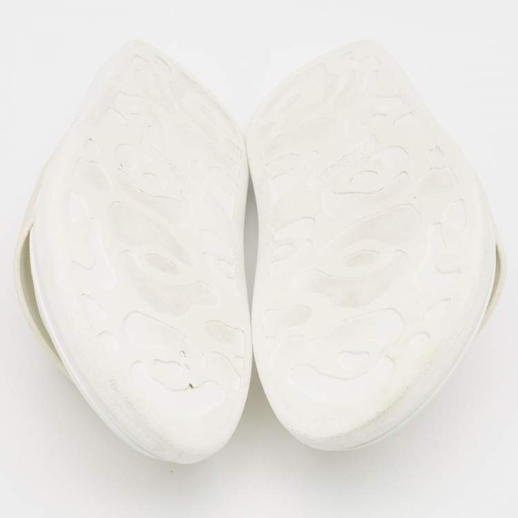 Pre Owned Alexander McQueen White Rubber Flat Slides Size 36