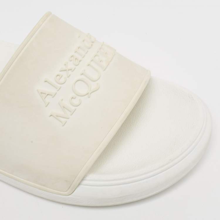 Pre Owned Alexander McQueen White Rubber Flat Slides Size 36