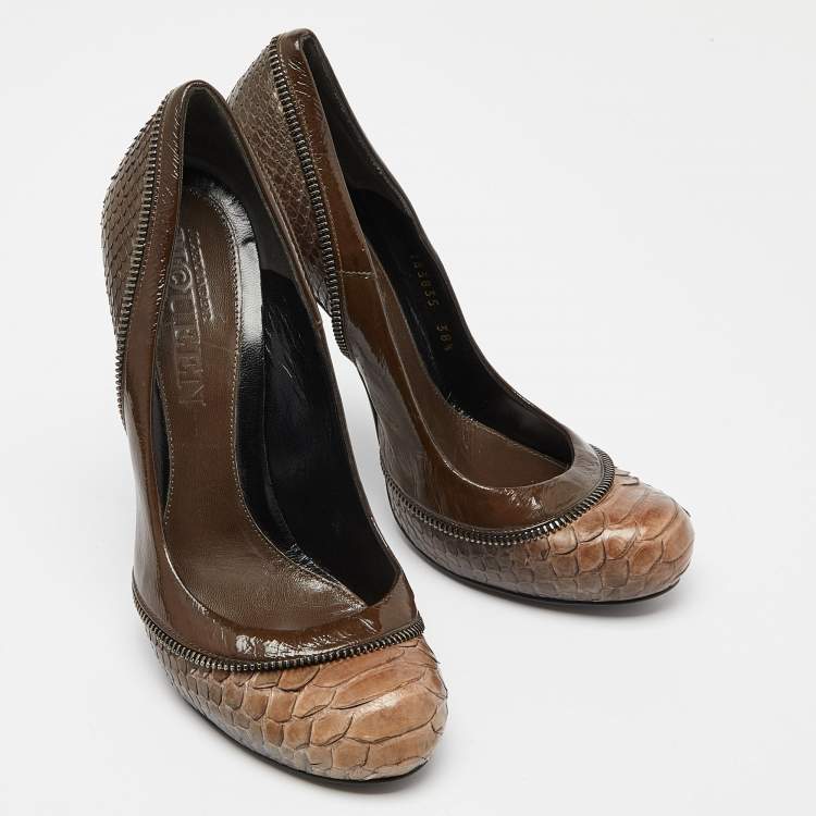 Pre Owned Alexander McQueen Brown/Green Python and Patent Leather Round Toe Pumps Size 38.5
