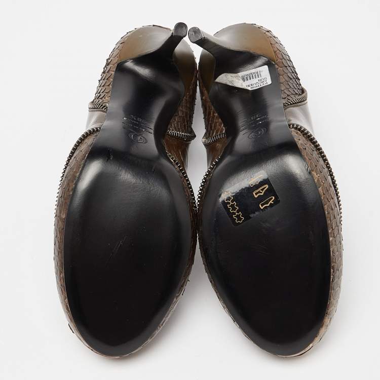 Pre Owned Alexander McQueen Brown/Green Python and Patent Leather Round Toe Pumps Size 38.5