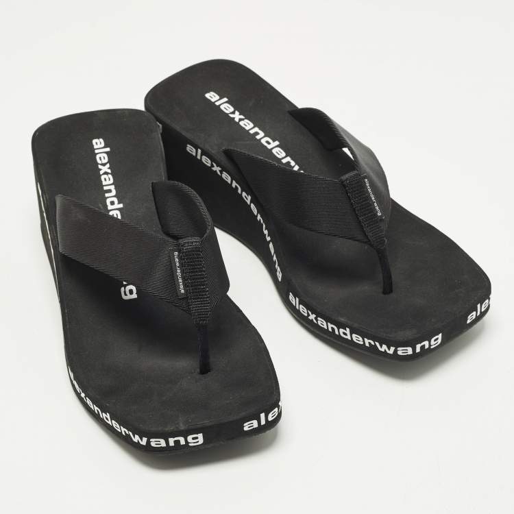 Pre Owned صندل بكعب إسفين إسكندر وانغ قماشي أسود بحزام بين الأصابع مقاس 39