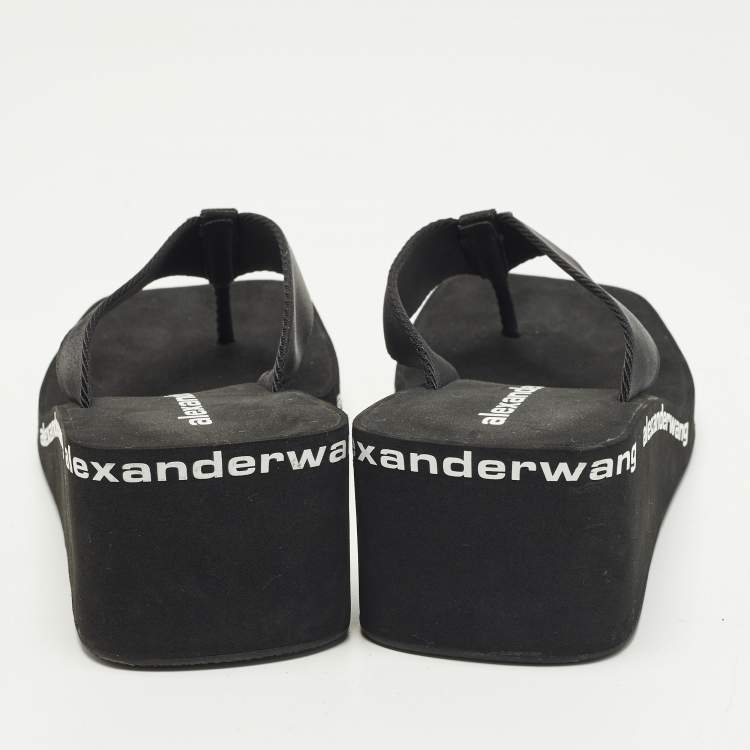 Pre Owned صندل بكعب إسفين إسكندر وانغ قماشي أسود بحزام بين الأصابع مقاس 39