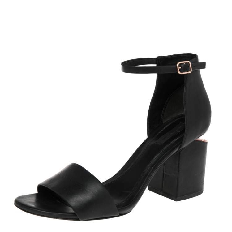 مملوكة مسبقًا Alexander Wang Black Leather Block Heel Abby Sandals Size 40.5