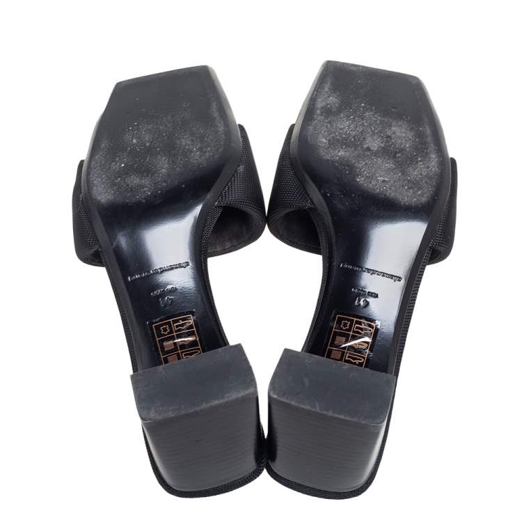مملوكة مسبقًا Alexander Wang Black Woven Fabric Anya Logo Slide Sandals Size 41