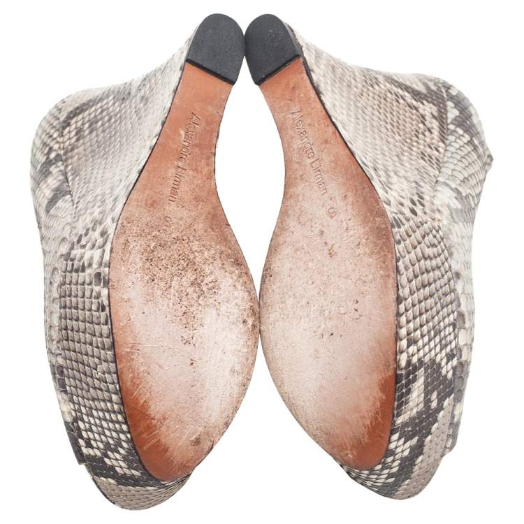 Pre Owned Alexandre Birman Beige Python Leather Peep Toe Wedge Pumps  Size 38.5