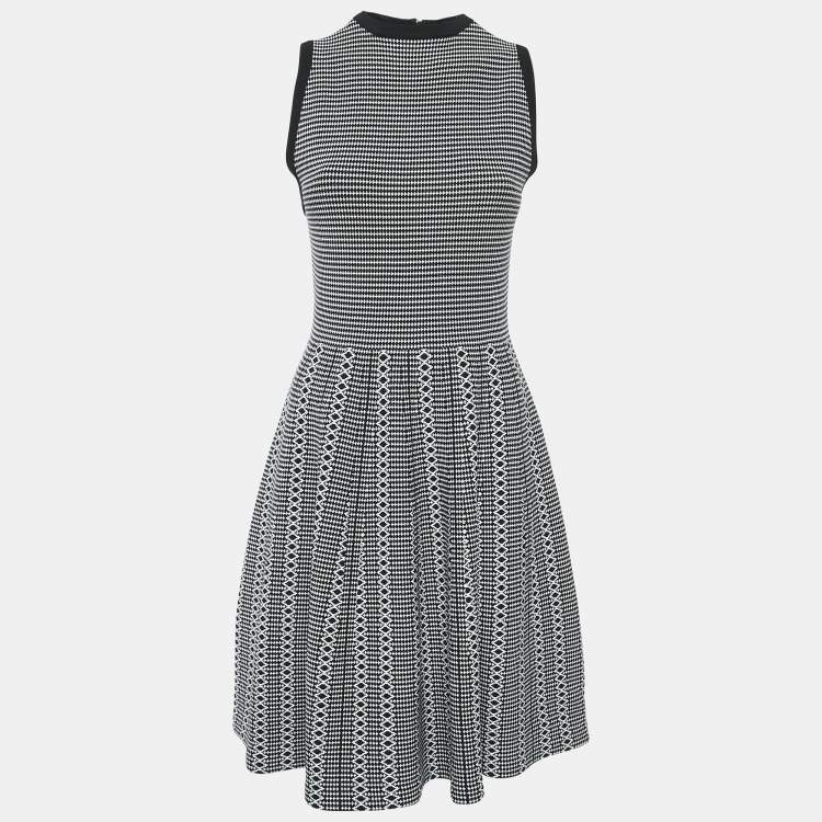 Pre Owned Alice + Olivia Black/White Patterned Stretch Knit Flared Mini Dress S