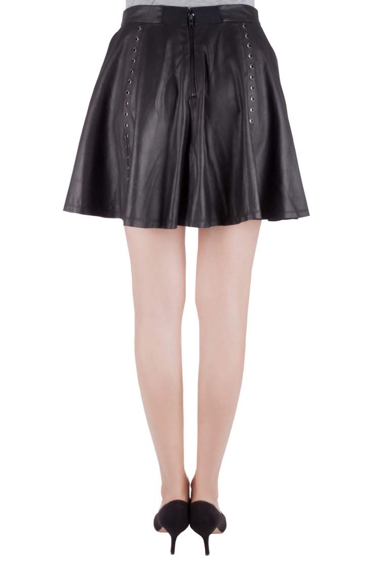 Pre Owned Alice + Olivia loves Scoop Black Leather Eyelet Rivet Detail Flared Skirt M
