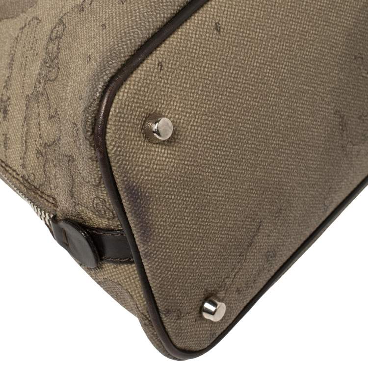 Pre Owned Alviero Martini 1A Classe Grey Geo Print Coated Canvas Dome Satchel