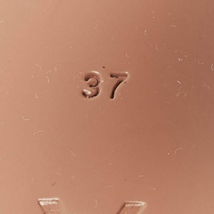 مملوكة مسبقًا Amina Muaddi Gilda Size 37 Black Suede Ankle Strap Sandals