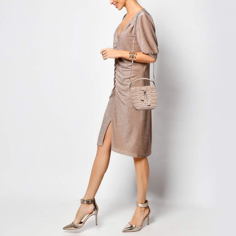 مملوكة مسبقًا Anya Hindmarch Beige Woven Leather Tassel Bucket Bag
