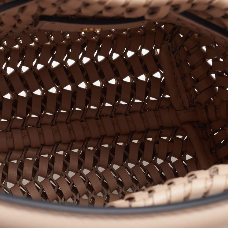 مملوكة مسبقًا Anya Hindmarch Beige Woven Leather Tassel Bucket Bag