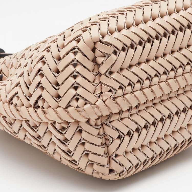 مملوكة مسبقًا Anya Hindmarch Beige Woven Leather Tassel Bucket Bag