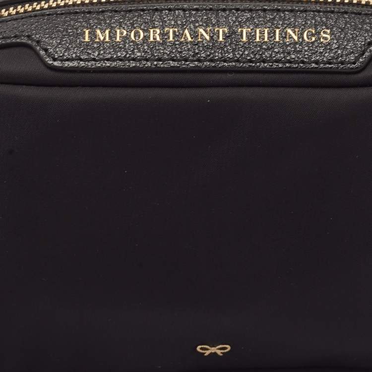 مملوكة مسبقًا Anya Hindmarch Black Nylon Girlie Cosmetic Pouch