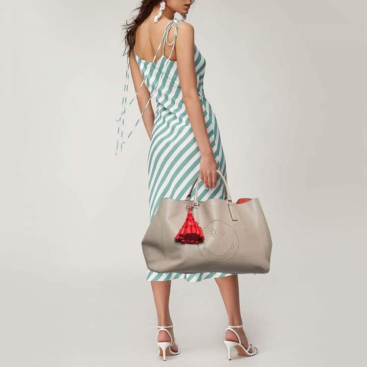 Pre Owned Anya Hindmarch Beige Leather Featherweight Smiley Ebury Tote