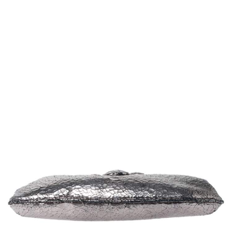 Pre Owned Anya Hindmarch Silver Crackled Leather Knot Clutch