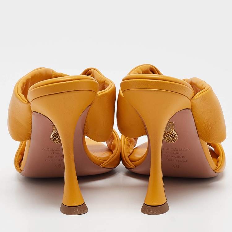 مملوكة مسبقًا Aquazzura Yellow Leather Twist Slide Sandals Size 40