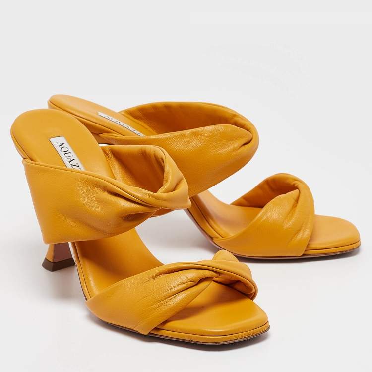 مملوكة مسبقًا Aquazzura Yellow Leather Twist Slide Sandals Size 40