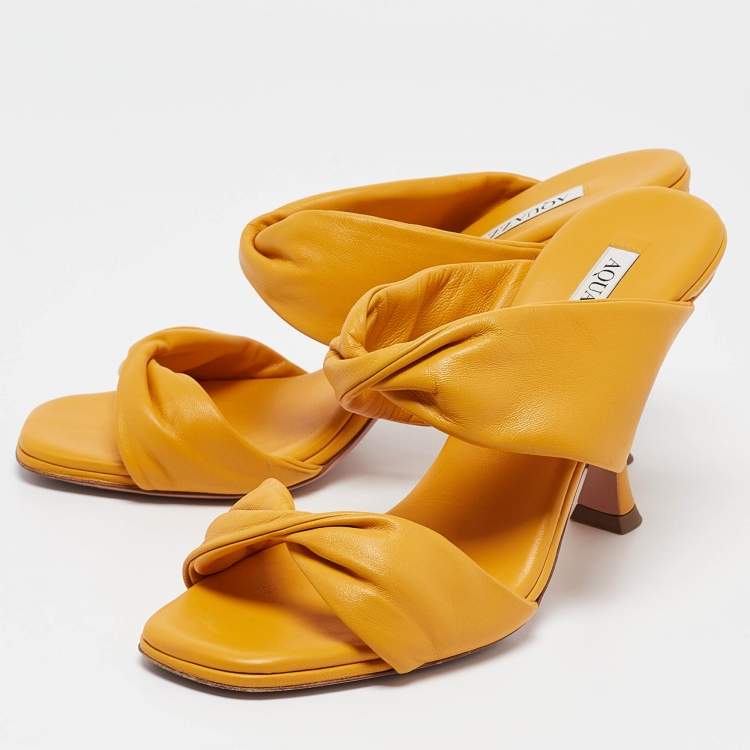 مملوكة مسبقًا Aquazzura Yellow Leather Twist Slide Sandals Size 40